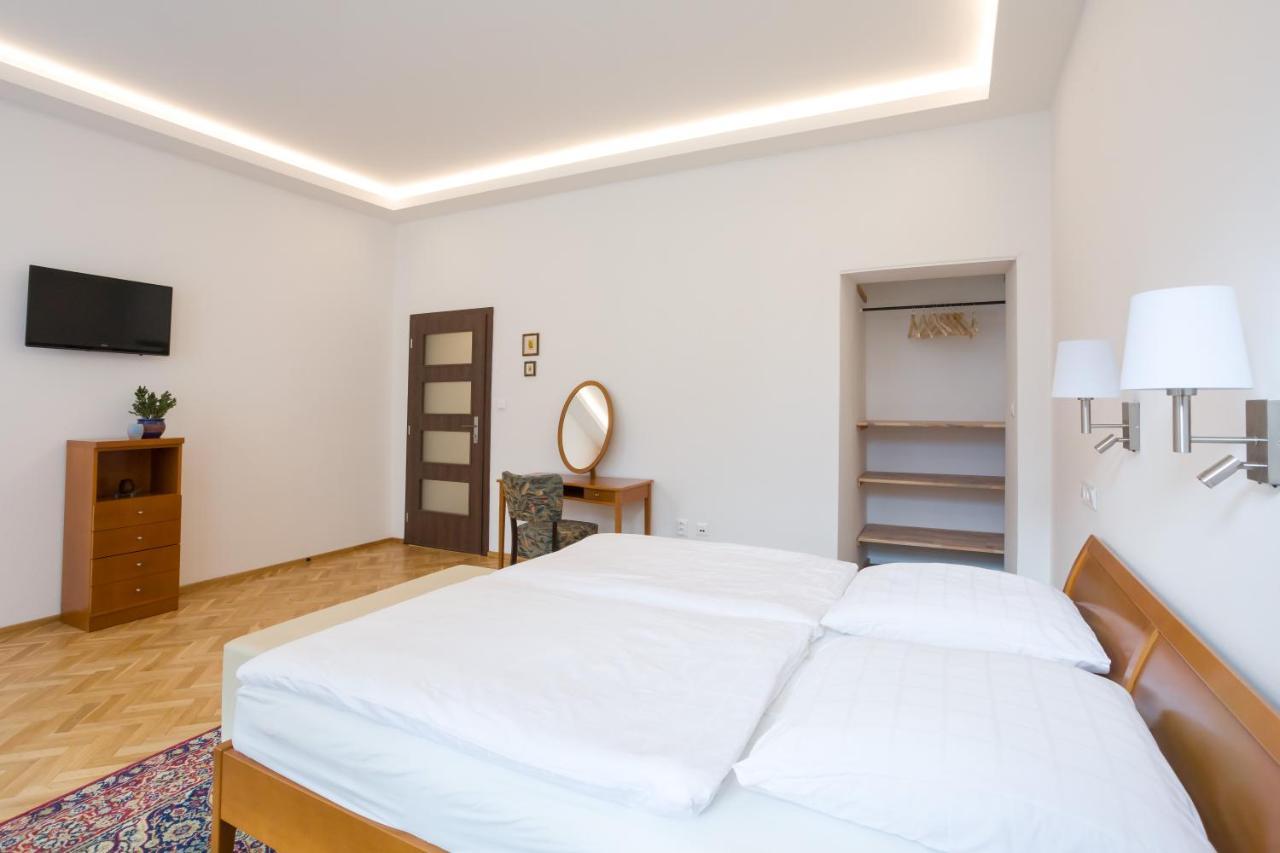 Luxusni Velky Apartman S Terasou V Centru Litomysle Kültér fotó
