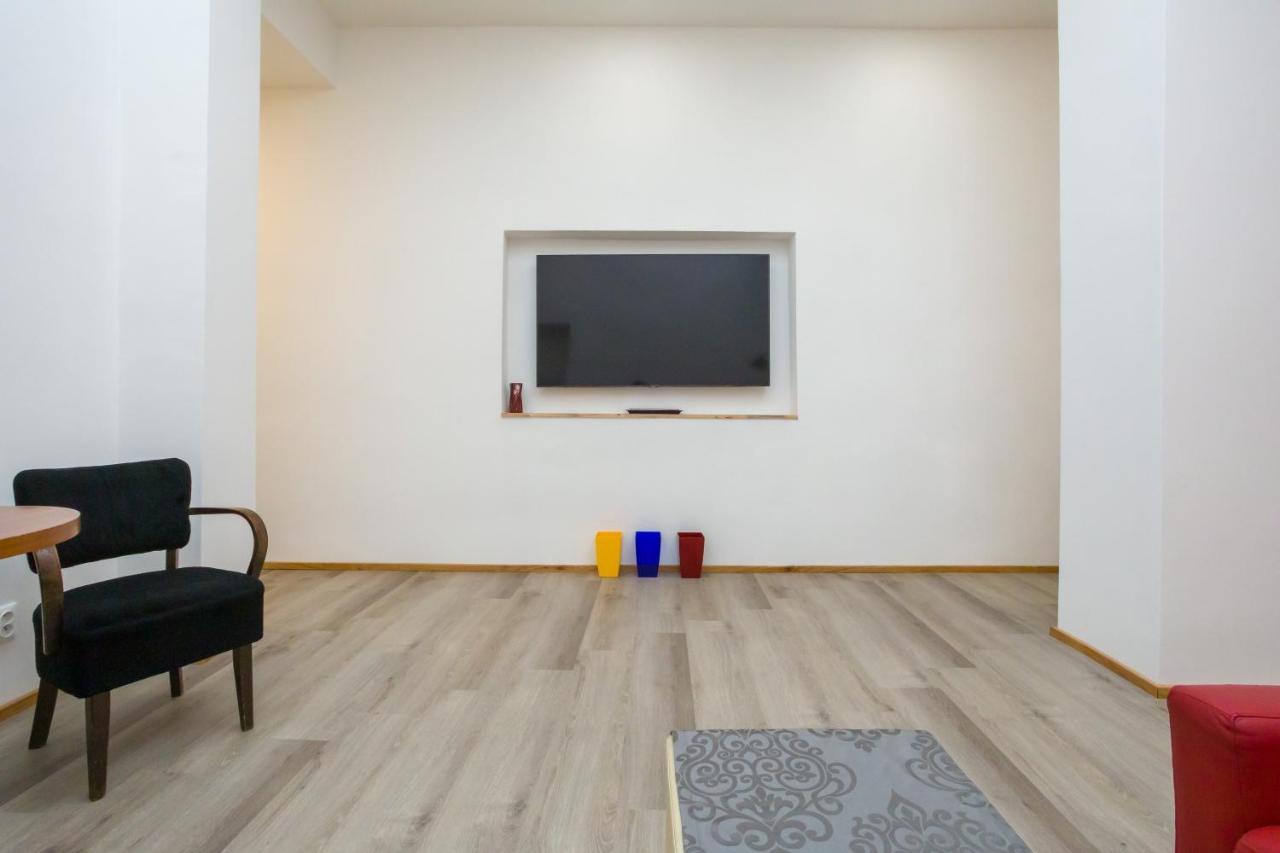 Luxusni Velky Apartman S Terasou V Centru Litomysle Kültér fotó